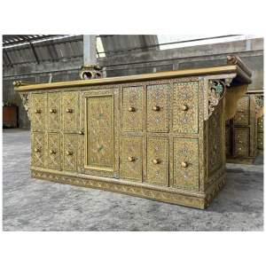 ตู้วางทีวี ขนาดใหญ่ ตู้ไม้แกะสลัก กว้าง 150 x สูง 60 x ลึก 40 cm. (จัดส่งทั้งตู้) ตู้ยา 12 ลิ้นชัก ไม้จามจุรี ผสมไม้เนื้อแข็ง ทำสีทองโบราณ เดินเส้นทอง