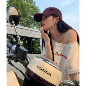 Mixd | Áo Thun Dễ Thương Trắng Viền Vai Rộng