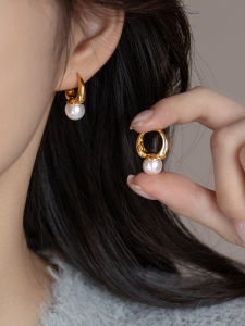 Fashionable Versatile Pearl Stud Earrings Womens 2025 New Popular High-End Sensation Light Luxury Earring Jewelry