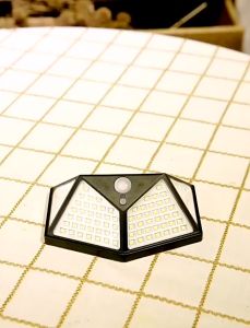 Đèn năng lượng mặt trời Cảm biến tự động bật tắt 100 Mắt Led 3 CHẾ ĐỘ SÁNG