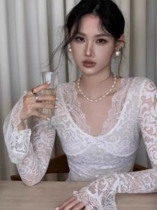 Pure Desire Spicy Girl V-Neck Lace Base Shirt: Early Spring New Slimming Short Style Inner Wear Base Small Top
