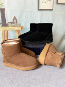 Export Plus Size Womens Genuine Leather Snow Boots Winter plus Fluff Wool Cashmere Classic Northeast Thickened Bread Cotton Boots