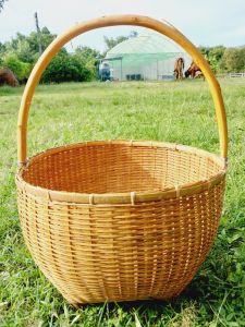 กะต่า ตะกร้าสานไม้ไผ่ขนาด 12 นิ้ว สีเหลืองทอง ขนาดกลาง