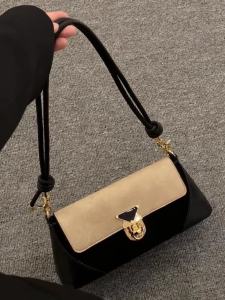 French Style Underarm Bag Womens New 2025 High-End Sensation Baguette Bag Autumn Winter Retro Womens Bag Small Shoulder Crossbody Bag