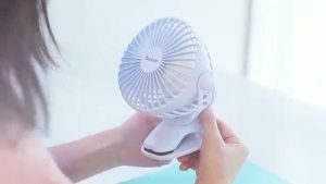 Quạt tích điện chân kẹp Yoobao Y-F04 tiện lợi dùng liên tục 30 tiếng - Thiết kế chắc chắc - Nhiều màu sắc