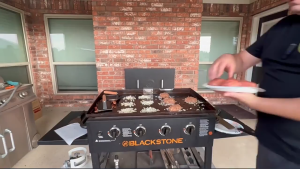 Cast iron steak burger meat press plate with wooden heat-resistant handle meat presser for steamed beef iron