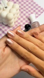 Junkie Makeup - Brasov Kutek Gliter 8ml & Nail Polish