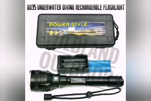 Wildland Department GD35 UNDERWATER DIVING RECHARGEABLE FLASHLIGHT XHP70 BULB 80METERS 3MODES COMPLET SET WITH 18650 RECHARGEABLE BATTERY & BATTERY CHARGER