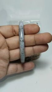 3กำไลหยกสีม่วงอ่อนแท้จากพม่าพร้อมส่ง