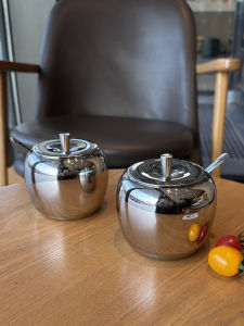 ขวดเกลือและพริกสไตล์ยุโรปแบบมีฝาปิดจาก Apple Design ทำจากเหล็กไนลอน 304 อุปกรณ์ปรุงอาหารในครัว