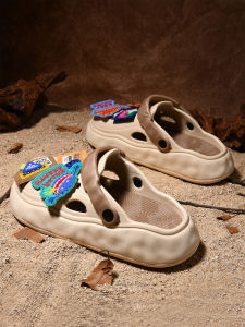 Mens Summer 2025 New Outdoor Wear Anti-Slip Trendy Clog Shoes Soft Bottom Thick Heel Beach Feeling Sandals Casual Slip-On