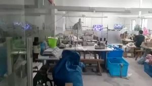 ali9[ พร้อมส่ง ] วัยรุ่น TRAPSTAR เสื้อสเวตเตอร์มีซิปมีฮู้ดบุขนกำมะหยี่ทรงหลวมสำหรับผู้ชายพิมพ์ลายตัวอักษร