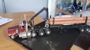 Mô Hình Xe Đầu Kéo Container (Kim loại lắp ghép 3D)