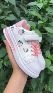 (Nhập Nguyên Hộp) Giày Thể Thao Cho Bé Gái 3-12 Tuổi Siêu Nhẹ Đế Êm Chống Trượt Dâu Tây Giày Bé Gái Đi Học Mẫu Mới