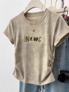 เสื้อยืดแขนสั้นผู้หญิงสไตล์อเมริกันดีไซน์ใหม่ฤดูร้อน 2025 ทรงเข้ารูปเอวสูง ทรงเข้ารูป ทรงเข้ารูป เสื้อแฟชั่นสตรี