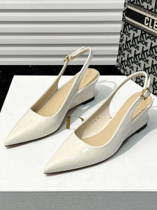 Moccasin Head Sandals Womens New 2025 French Style Simple Elegance Pointed Toe Buckle High Heel Thick Heel Fashionable Shoes