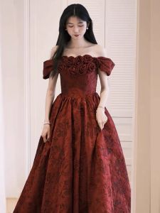 Red One-Shoulder Wedding Dress Slimming High Waist A-Line Skirt Long Evening Gown for Engagement Parties Performances Korean Style