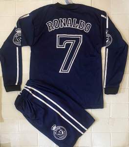 Baju Bola RONALDO LENGAN PANJANG al nassr untuk anak usia 6-12 tahun