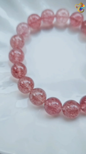 Collection / Graduation Grade White Body Petal / Starry Strawberry Quartz Bracelet