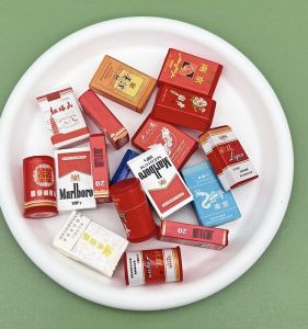 Miniature Scene Model Dollhouse Accessories Soldier Figure Miniature Cigarette Simulation Model Collectible Desktop Decoration