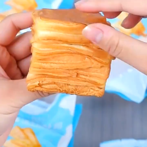 牛乳千层吐司 75g/包 奶香手撕面包 千层面包 零食 早餐代餐  Multi-layer Milk Toast Milk Bread Shredded Bread Casual Snack Breakfast Replacement