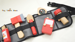 Wooden Firefighter Role Play Set untuk Kanak-kanak 3+ Beech Wood Fireman Tool Belt with Ax Extinguisher Flashlight Walkie-Talkie Pretend Play Educational Toy