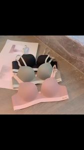 CS ชุดบรา Push-Up เต้านมเล็กแบบไม่มีรอยต่อไม่มีสายฝาครอบชุดชั้นในสาวสีลูกกวาดชิ้นเดียว da013 Clothing Women Lady