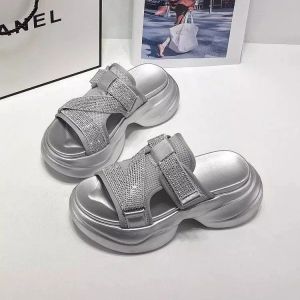 รองเท้าแตะส้นหนาแฟชั่นผู้หญิงพื้นหนา2024แพลตฟอร์มกันน้ำรองเท้าแตะสไตล์ใหม่