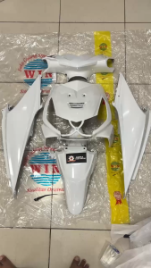 WIN - BODY HALUS HONDA BEAT KARBU 2010 2011 2012 WARNA PUTIH