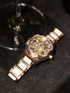 นาฬิกาข้อมือผู้หญิง Urab 302A แบบมีสายเดี่ยว หน้าปัดกลม ชั้นดีพร้อมเพชร หน้าปัดเปิด เครื่องกลอัตโนมัติ นาฬิกาข้อมือผู้หญิง