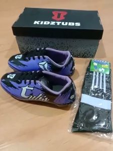 KIDZTUBS Sepatu Bola Anak Paket Komplit Sepatu Bola Tas Skin Deker Kaos Kaki Usia 6-10 Tahun Size 28 29 30 31 32 33 34 35 36 37 KDZ1516122224