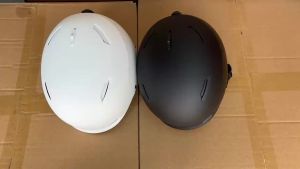 Universal New Ski Helmet Integrally-Molded Breathable Vents Adjustable Head Size For Adult Men Women Safety Snowboarding Helmet