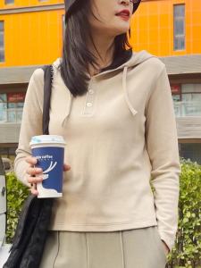 เสื้อสเวตเตอร์มีฮู้ดแบบหนาสำหรับผู้หญิง เสื้อชั้นใน 2025 ฤดูใบไม้ร่วง/ฤดูหนาว เสื้อคลุมกันหนาวสองด้าน เสื้อผ้าทำงานสไตล์ลำลอง