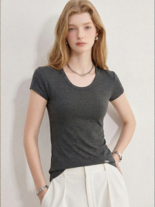 U-neck Gray Slimming T-shirt