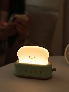 🔥[Ready Stock] Cute Toast Night Light Creative USB Table Lamp LED Bedroom Sleeping Light Gift Lampu Tidur 小夜灯