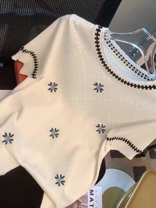 Stylish Versatile White T-Shirt