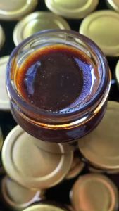 Cao bách bộ nguyên chất nấu theo công thức gia truyền thủ công từ những củ to già. Dược liệu quý bách bộ tươi khô