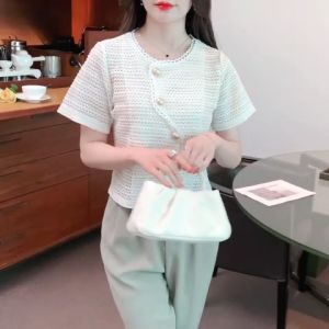 LHMoonlight ส่งไวจากไทย เสื้อแต่งลายฉลุ เสื้อแฟชั่นผญ2023👚 แต่งกระดุมด้านหน้า ดีไซน์เรียบหรูดูแพง เหมาะกับทุกโอกาส ราคาถูกจับต้องได้ มีไว้ไม่เอ้าท์นะสาววว🎉