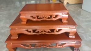 Bàn ô sin kệ kê trước ban thờ thần tài kệ kê tượng vật phẩm phong thuỷ bằng gỗ hương đục hoa văn lá trúc