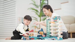 รถรางเด็กผจญภัยบุกทะลวงไดโนเสาร์ รถวิ่งได้ มีเสียง ของเล่นเสริมพัฒนาการ ของเล่นเด็ก รถของเล่น