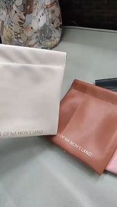 กระเป๋าสตางค์ หนัง PU แบบพกพา ขนาดใหญ่ จุของได้เยอะ พร้อมฝาปิดในตัว สีพื้น สําหรับใส่เหรียญ ลิปสติก เครื่องสําอาง