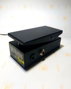 Efek Gitar Pedal Wahh Wahh bonus soket batrai [ belum Adaptor ]