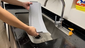 Silicone Sink Edge Protectors Multifunctional Splash Guard & Draining Mat for Kitchen Water-Resistant & Splash-Proof Countertop Protection