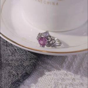 2024 New Arrival Trendy Designer Pink Crown Fashion Ring for Women Party Valentines Day Gift Jewelry R8178