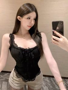 เสื้อกล้ามสายเดี่ยวผ้าถักสีดำสำหรับสาวแซ่บเสื้อตัวในรัดรูปแบบปะต่อลูกไม้เซ็กซี่สไตล์ออริจินัลใส่ด้านนอกใส่ช่วงฤดูร้อนสำหรับผู้หญิง