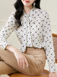 เสื้อเชิ้ตผู้หญิงผ้าไหมหม่อนลายดอกไม้สุดหรู กระดุมคอปก เสื้อผ้าทำงานสไตล์ฝรั่งเศส ผูกโบว์ผีเสื้อ แขนยาว เสื้อผ้าทำงาน