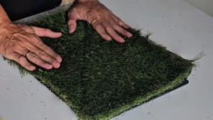 กาวยางติดหญ้าเทียม Zuper Fit™ กาวยางติดหญ้าเทียม มาตรฐานเยอรมัน | ยึดแน่น ทนแดด ทนความร้อน | ขนาด 600 กรัม 1 และ 3 กิโลกรัม