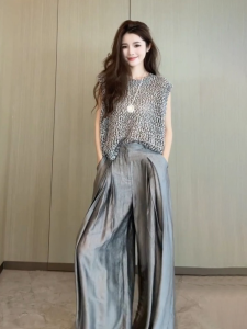Elegant Grey Sleeveless Top And Wide Leg Pants Set Womens Loose Style Summer Fashion Ensemble High End Casual Chic Look