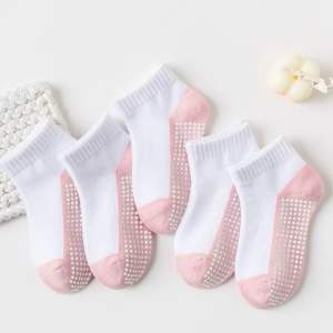 (ส่งไวจาก🇹🇭) Non-slip school socks ถุงเท้าเด็กนักเรียน กันลื่น ข้อสั้น ข้อกลาง ราคาต่อคู่ - Sensory Play by KT