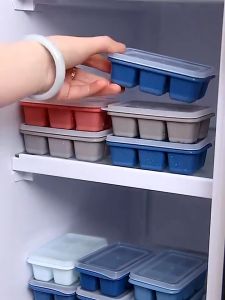 Ice Cube Mold Cetakan Es Batu Silikon 6 Cube Dengan Tutup ICE CUBE MAKER 6 GRID